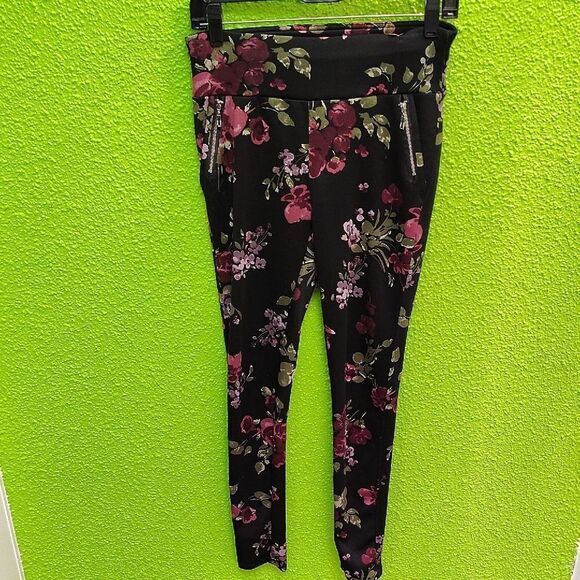 shosho Pants - Shosho Floral Black Leggings